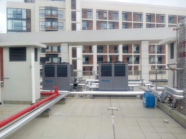 学校空气能供暖