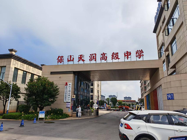 12台圣普森热水机组